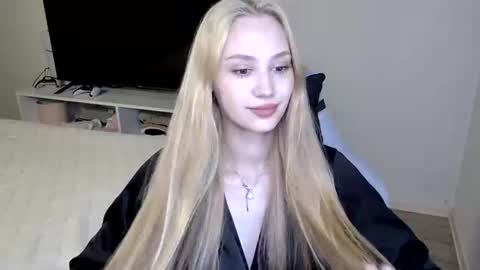 Snapshot of laylapretty001 chatting on June 25, 5:12 am LaylaPretty001 online show from June 25, 5:12 am