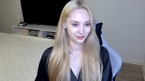 Snapshot of laylapretty001 chatting on July 6, 4:20 am LaylaPretty001 online show from July 6, 4:20 am