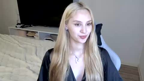 Snapshot of laylapretty001 chatting on July 7, 6:58 am LaylaPretty001 online show from July 7, 6:58 am