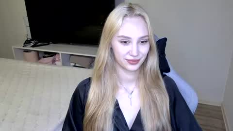 Snapshot of laylapretty001 chatting on July 16, 4:18 am LaylaPretty001 online show from July 16, 4:18 am