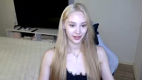 Snapshot of laylapretty001 chatting on July 20, 4:27 am LaylaPretty001 online show from July 20, 4:27 am