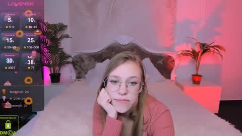 layriantavee online show from January 25, 1:30 pm