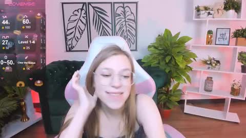 layriantavee online show from February 16, 9:59 am