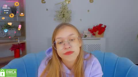 layriantavee online show from October 2, 6:20 am