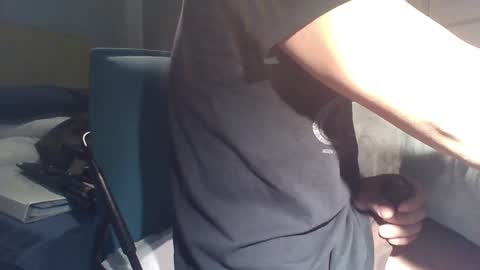 Snapshot of lbfm69 chatting on December 22, 12:50 am LBFM online show from December 22, 12:50 am