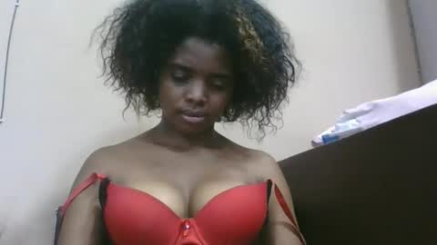 lea96546 online show from March 29, 5:46 pm