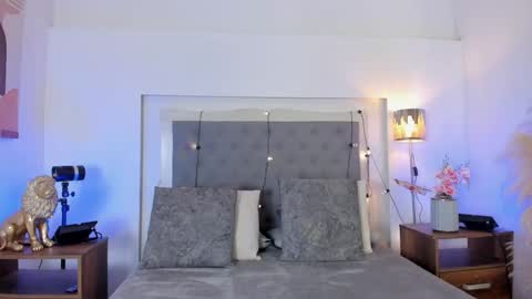 lea_walkerr online show from April 18, 7:40 pm