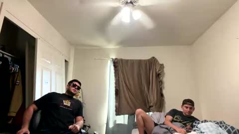 leaderzac online show from April 5, 11:57 pm