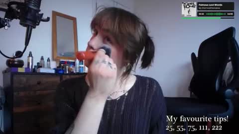 leah_lust_ online show from October 16, 1:12 pm