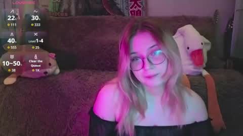 Leah online show from August 6, 11:17 pm