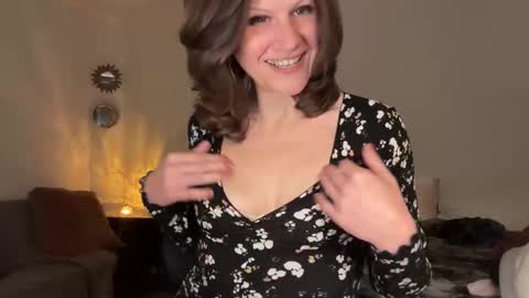 Leah Sparkles online show from April 7, 2:45 am