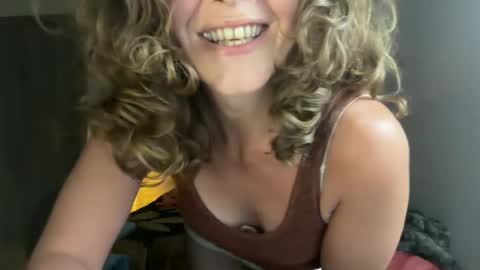 Leah Sparkles online show from July 8, 4:28 am