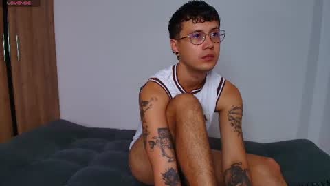 Snapshot of leaneseb chatting on July 10, 6:32 pm leaneseb online show from July 10, 6:32 pm