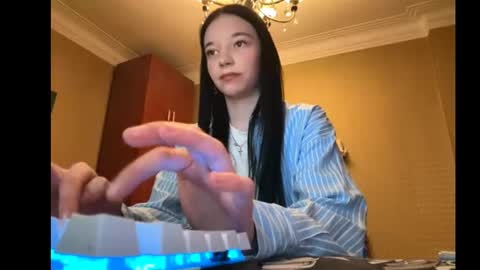 Eliza online show from March 12, 4:02 pm