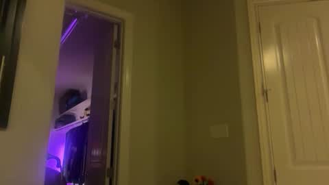 Snapshot of leanneluxecouple chatting on February 17, 11:40 am leanneluxecouple online show from February 17, 11:40 am