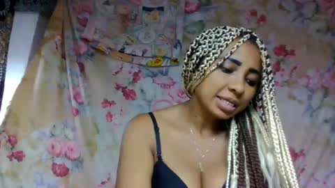 leatianaa online show from May 24, 11:26 am