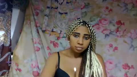 leatianaa online show from May 25, 12:27 am