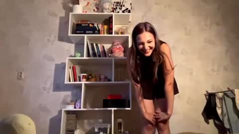 Lola online show from June 15, 5:26 pm
