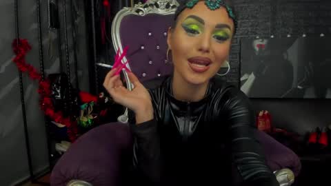 Snapshot of leavonnouire chatting on January 13, 3:23 am Lea online show from January 13, 3:23 am