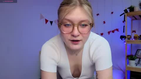 Ellie online show from March 29, 5:40 am