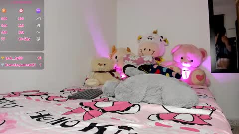 Ashley online show from February 25, 3:49 pm