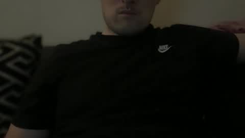 leedslad35 online show from December 8, 9:19 pm