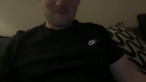 leedslad35 online show from December 9, 12:23 am