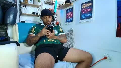 leenar_key online show from May 29, 8:40 pm