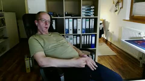 Dave online show from April 19, 9:39 pm