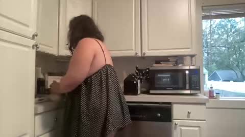 legallybrun91 online show from April 18, 12:20 pm