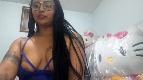 legscaramelxx online show from July 15, 1:00 am