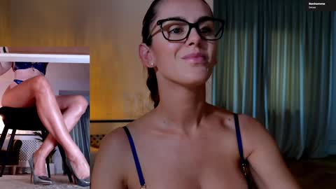 Elle  online show from October 19, 2:29 pm