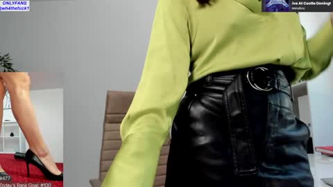 Elle  online show from May 6, 10:09 am
