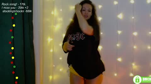 hey Im Leia and I love rock  online show from June 26, 7:18 pm