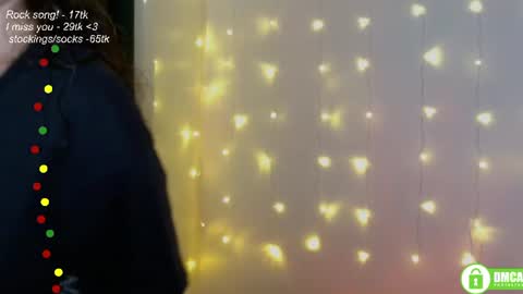 hey Im Leia and I love rock  online show from July 12, 7:27 pm