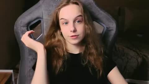 Snapshot of leiamurphy chatting on June 19, 4:22 pm Leia online show from June 19, 4:22 pm