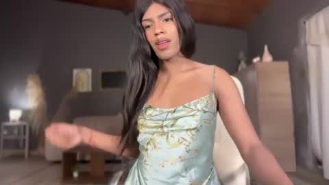 Leila     online show from June 16, 2:36 am