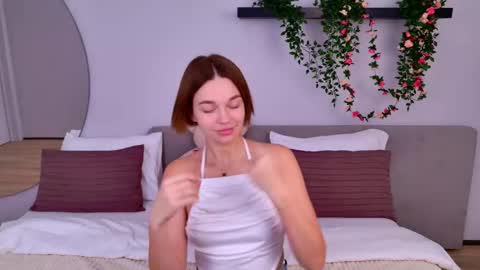 LeilaLawson online show from February 11, 8:05 am