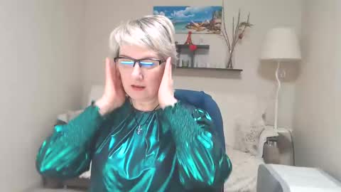 Leila Kinky online show from February 19, 4:12 am