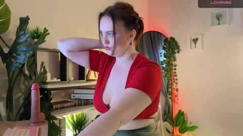 Lela online show from November 9, 5:11 pm