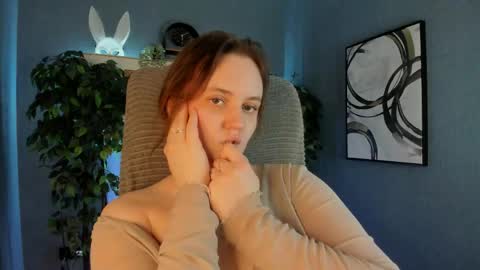 Lela online show from February 26, 10:20 pm