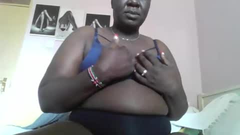 Snapshot of lemon_girl90 chatting on October 15, 6:35 am lemon_girl90 online show from October 15, 6:35 am