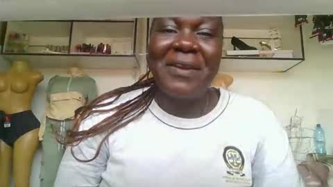 Snapshot of lemon_girl90 chatting on October 24, 10:11 am lemon_girl90 online show from October 24, 10:11 am