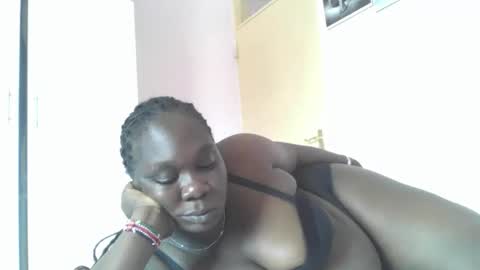 Snapshot of lemon_girl90 chatting on October 31, 10:16 am lemon_girl90 online show from October 31, 10:16 am