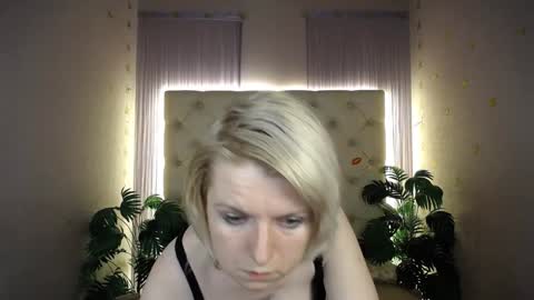 Lena online show from December 27, 5:05 pm