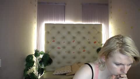 Lena online show from December 30, 7:04 am