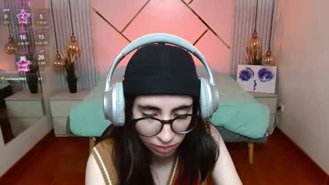 Snapshot of lena_roses chatting on February 19, 9:55 pm Lena online show from February 19, 9:55 pm