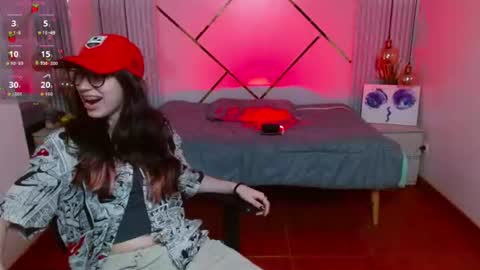 Snapshot of lena_roses chatting on July 6, 8:00 pm Lena online show from July 6, 8:00 pm