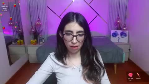 Snapshot of lena_roses chatting on July 8, 8:13 pm Lena online show from July 8, 8:13 pm