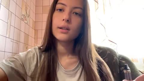 Hellomy name is Natalyits my first day here nice to meet you Give me 50 thumbs ups online show from April 23, 7:41 am